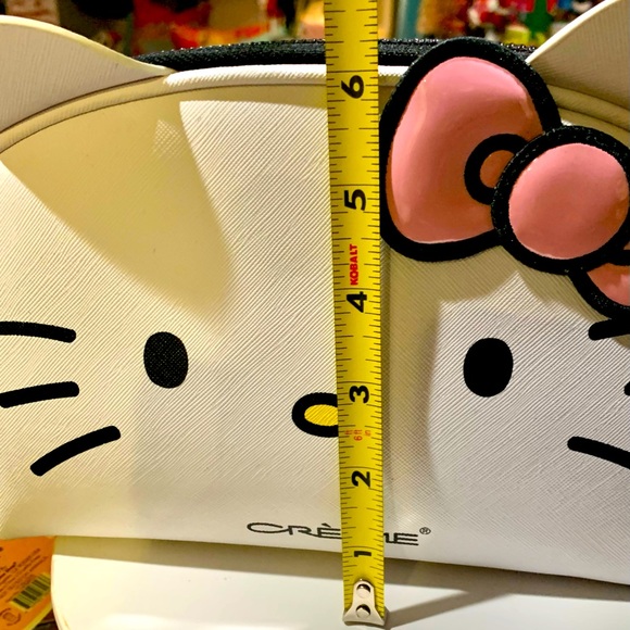 Hello Kitty Cosmetics Case - Picture 7 of 7